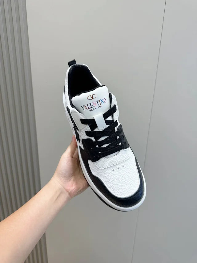 Valentino Trainers Alb Negru - prezentare produs