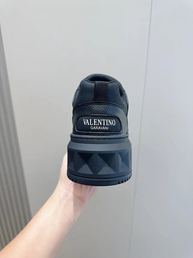 Valentino Trainers Negru - prezentare produs