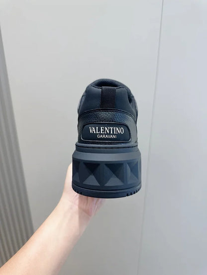 Valentino Trainers Negru - prezentare produs