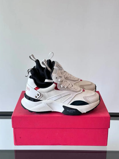 Valentino Trainers Alb - prezentare produs