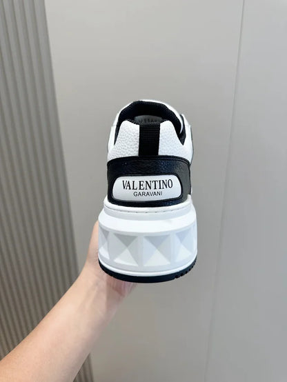 Valentino Trainers Alb Negru - prezentare produs