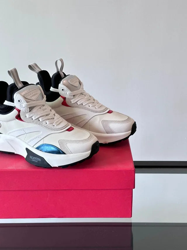 Valentino Trainers Alb - prezentare produs