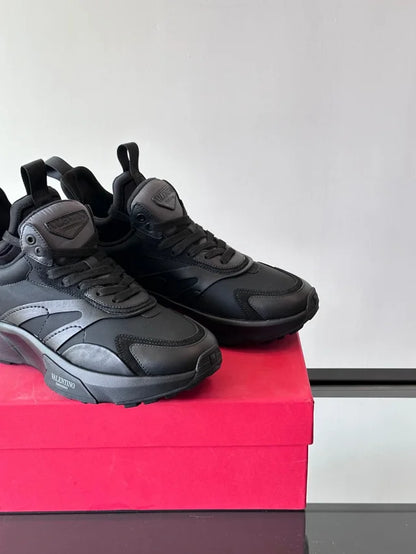Valentino Trainers Negru - prezentare produs