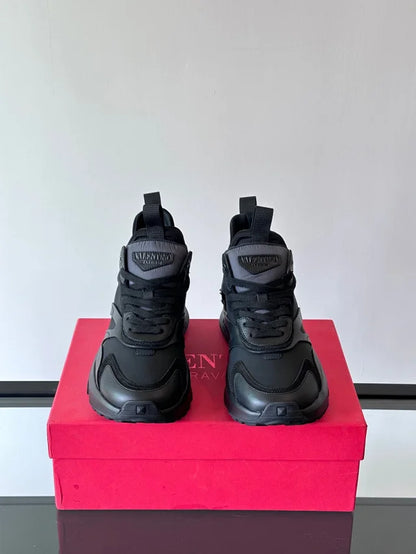 Valentino Trainers Negru - prezentare produs