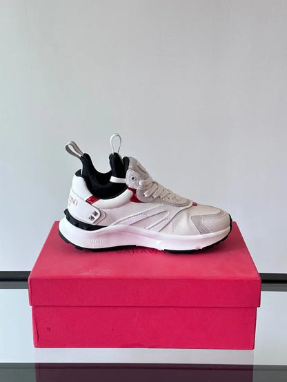 Valentino Trainers Alb - prezentare produs