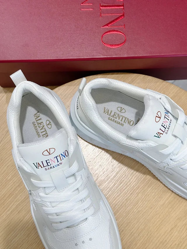 Valentino Trainers Alb - prezentare produs