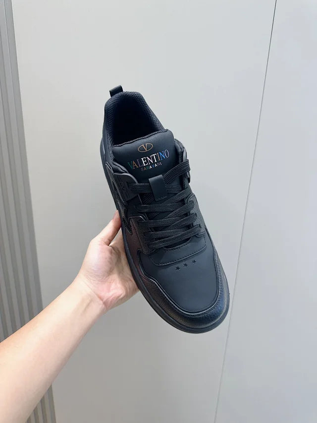 Valentino Trainers Negru - prezentare produs