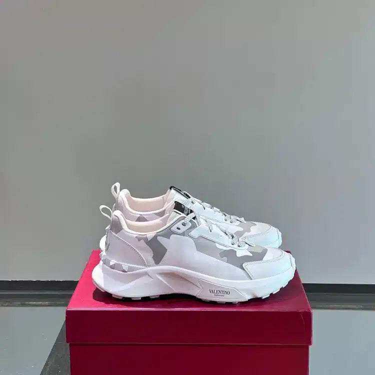Valentino Trainers Alb Camuflaj - prezentare produs