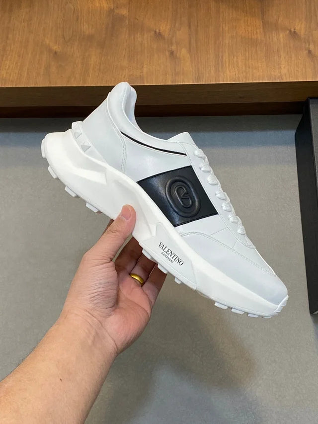 Valentino Trainers Alb - prezentare produs