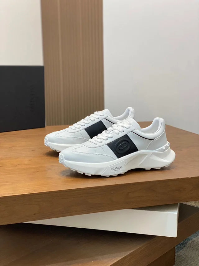 Valentino Trainers Alb - prezentare produs