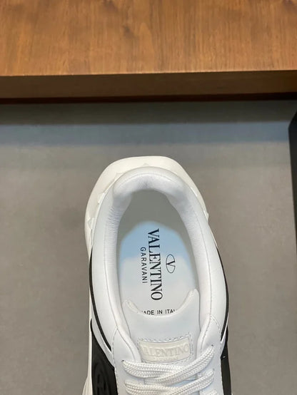 Valentino Trainers Alb - prezentare produs